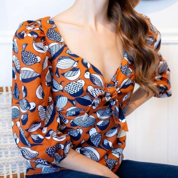 NEW Eva Franco Bird Print Blouse Puff Sleeves Knot front Sweetheart Neck Size 12 - Picture 15 of 16